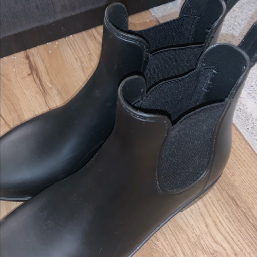 Like New Black Bootie Rain Boots